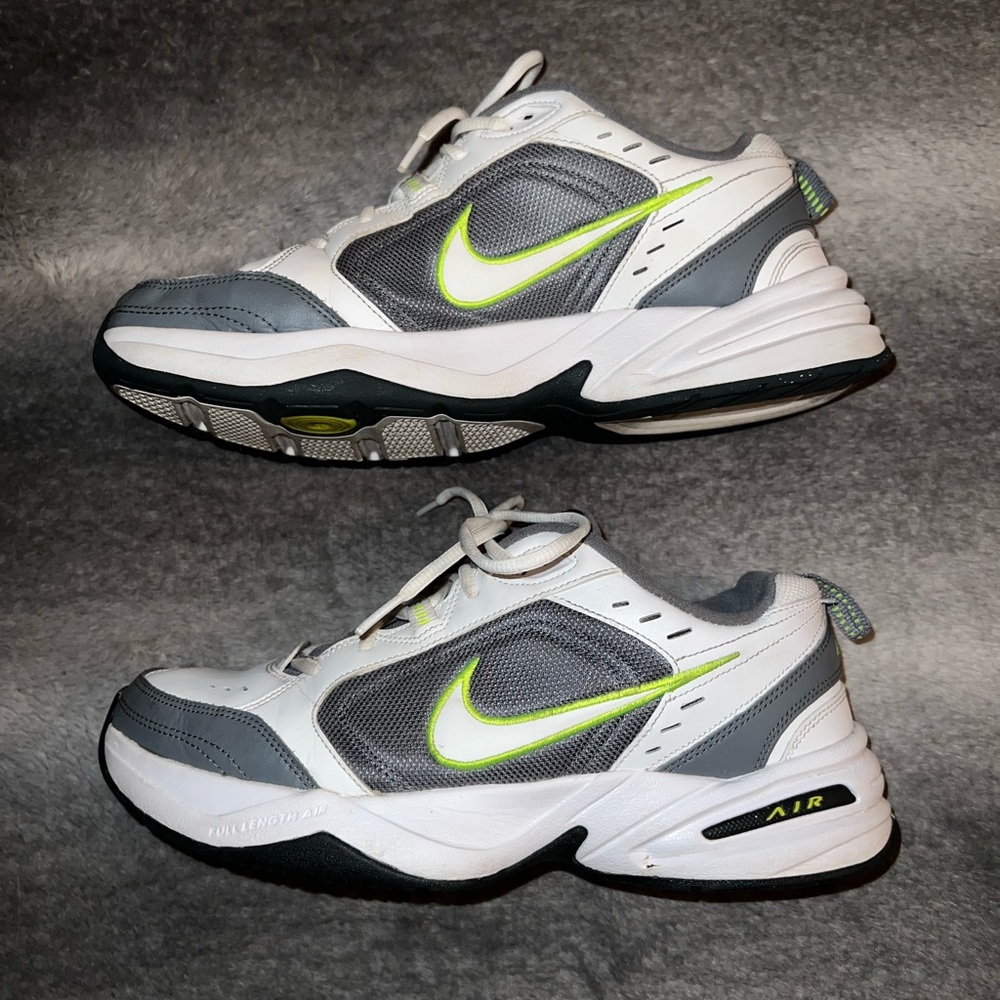 Nike Air Monarch IV
Men's Training Shoes